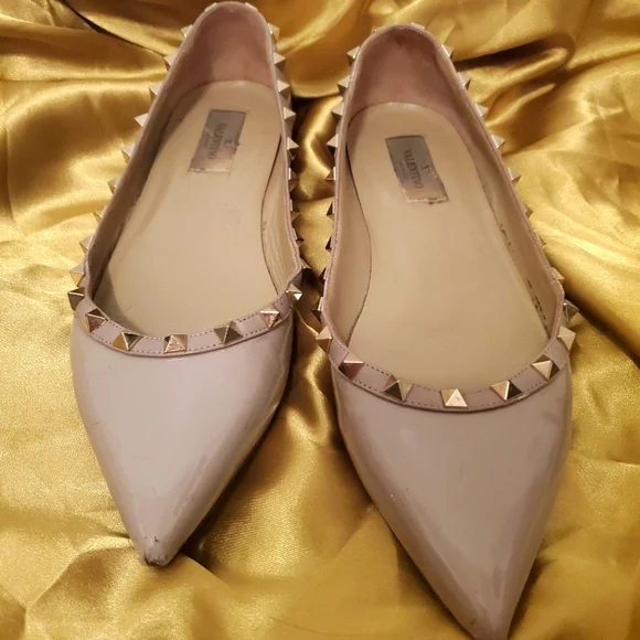 Valentino | Nude Rock Stud Ballerina Flats w Pointy Toe Patent Leather - 8.5 - Picture 14 of 15
